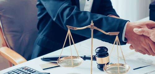 المستشار القانوني